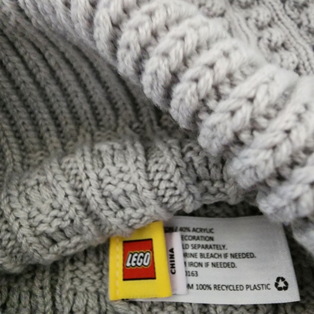 LEGO Gray Knit Beanie Hat with Iconic Logo Patch - Unisex - Picture 5 of 5